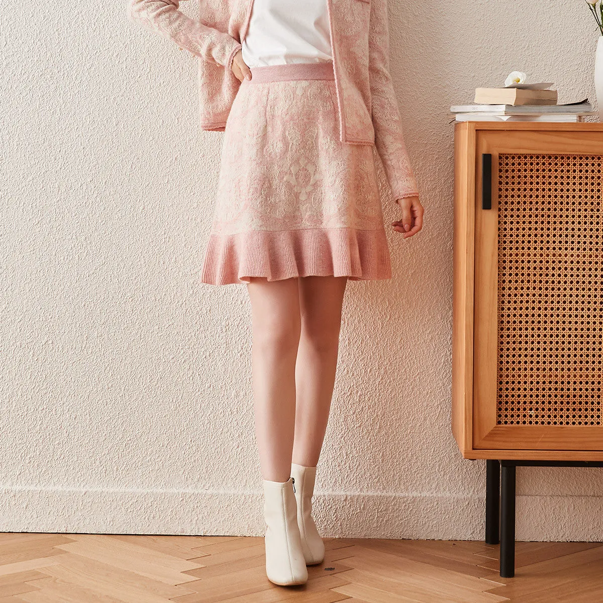 100% Cashmere Jacquard Knit Pleated Skirt