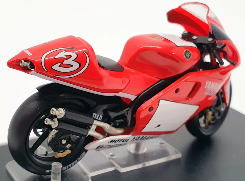 Altaya 1/24 Scale Model Motorcycle AL28013 - 2001 Yamaha YZR500 Max Biaggi