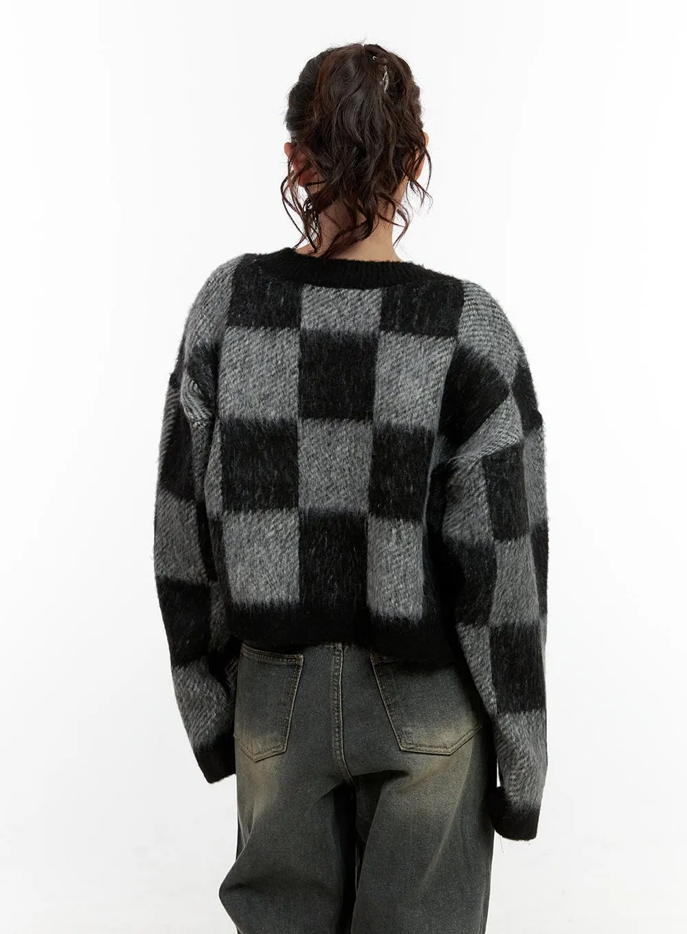 Checkered V-Neck Sweater Cardigan CN401