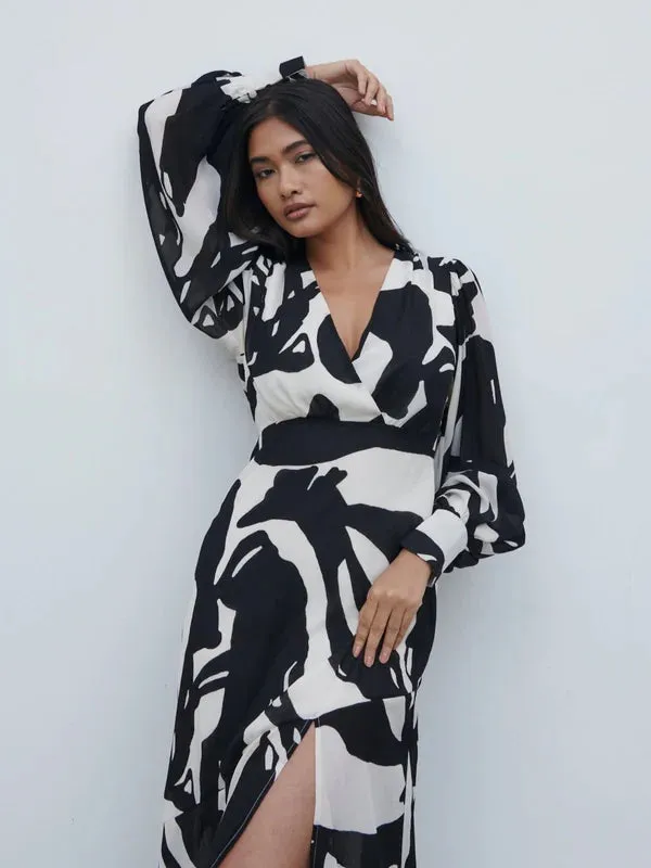 Lilianna Balloon Sleeve Midaxi Dress (Monochrome Abstract)