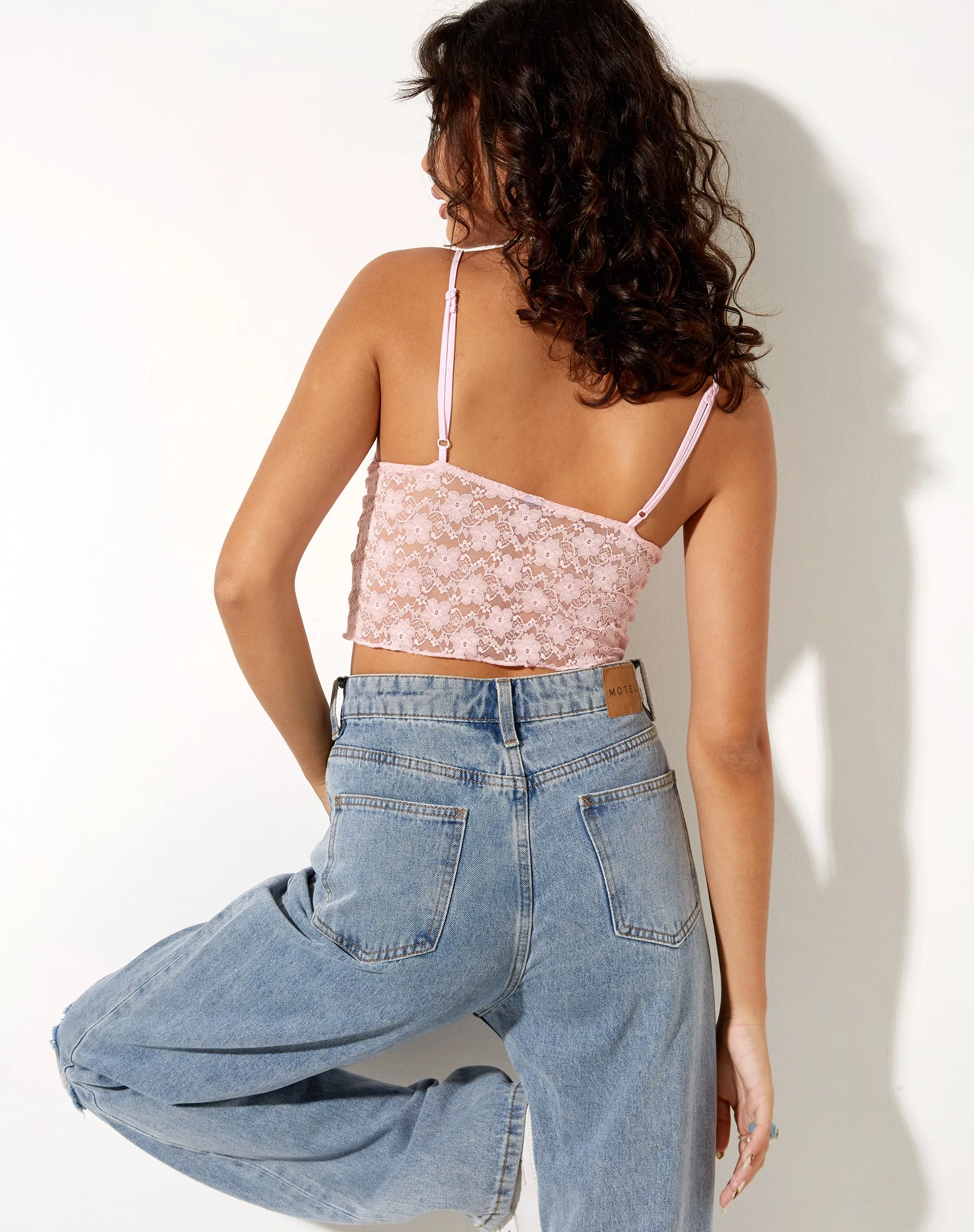 Mayrinda Crop Top in Lace Sweet Pink