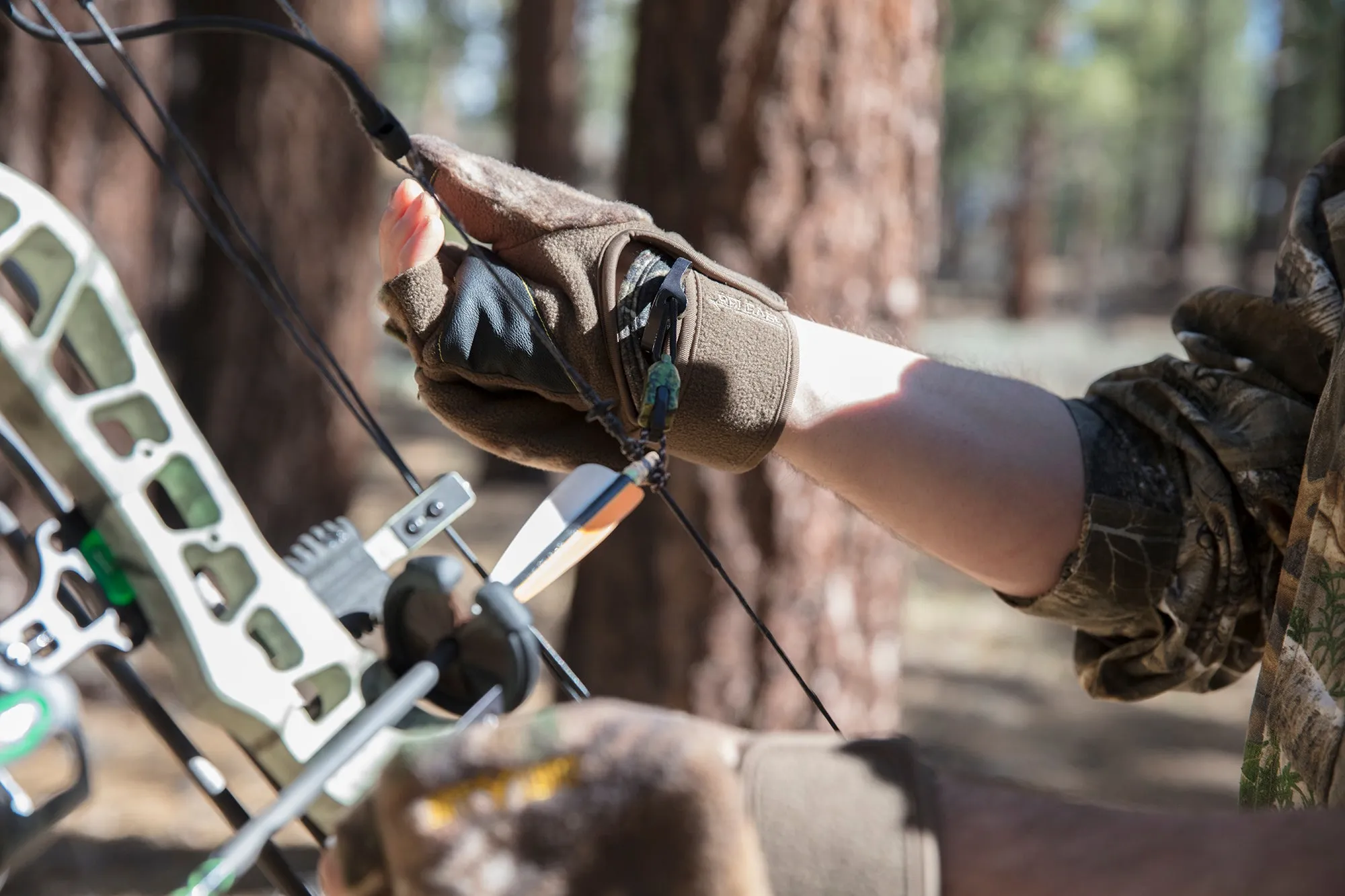 "Buckshot" Archery Pop-Top Mitten - Realtree EDGE®